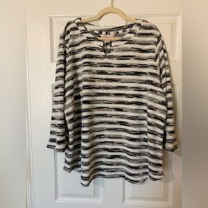 NWT Allison Daley Woman Plus 3X Knit Top Black White Gray Ring Neckline Pullover